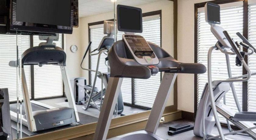Comfort Suites Starkville Bagian luar foto